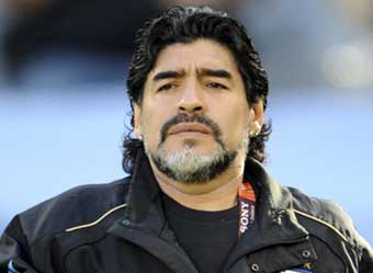 ماردونا يتلقى عرضا ايرانيا بـ 100 الف دولار