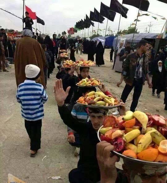 عراقيون يتفننون في خدمة زوار الحسين علية السلام