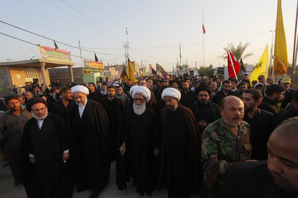 بالصور:المرجع النجفي يشارك في مسيرة الاربعين