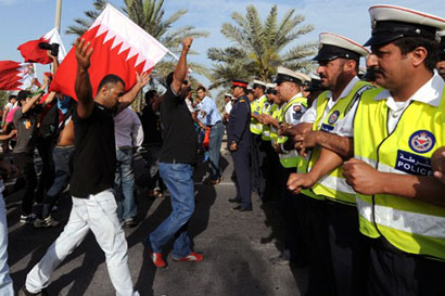 تقرير مصور لمواجهات بين ثوار بحرينيين وقوات الامن والمرتزقة بالمنامة