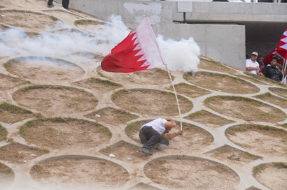 موقع نون ينشر آخر الصور لثورة البحرين وكيفية قمع المرتزقة والمجنسين للشعب البحريني