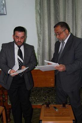 رئيس مجلس النواب يقدم شهادة تقديرية لامين عام العتبة الحسينية الشيخ عبد المهدي الكربلائي