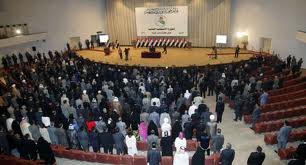 ضرب وتشابك بالايدي  بين نائبين بالبرلمان العراقي رفعت على اثرها جلسة اليوم