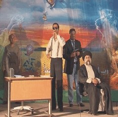 عرض مسرحية في كربلاء استذكارا لروح الشهيد الصدر الاول