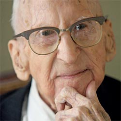 رحيل أكبر معمر في العالم