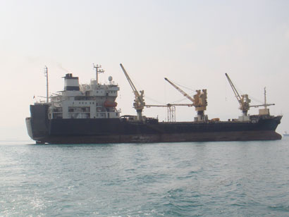 قوة عسكرية بحرينية تعتدي على بحارة عراقيين في ميناء السلمان