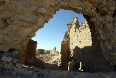 استاذ بجامعة الكوفة يؤكد وجود 33 ديرا في منطقة النجف جنوب بغداد