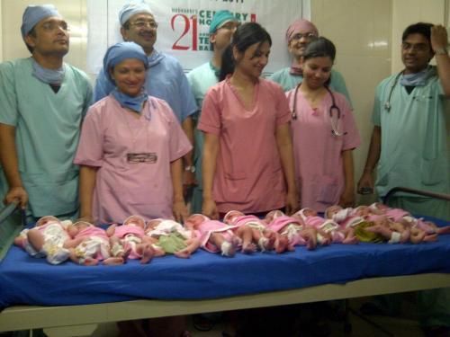 امرأه هنديه تلد منتخب كامل من الاطفال وتبهر العالم كله