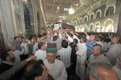 صور جديدة لمراسيم دفن الخطيب المرحوم السيد محمد كاظم القزويني بعد موارته في الحرم الحسيني