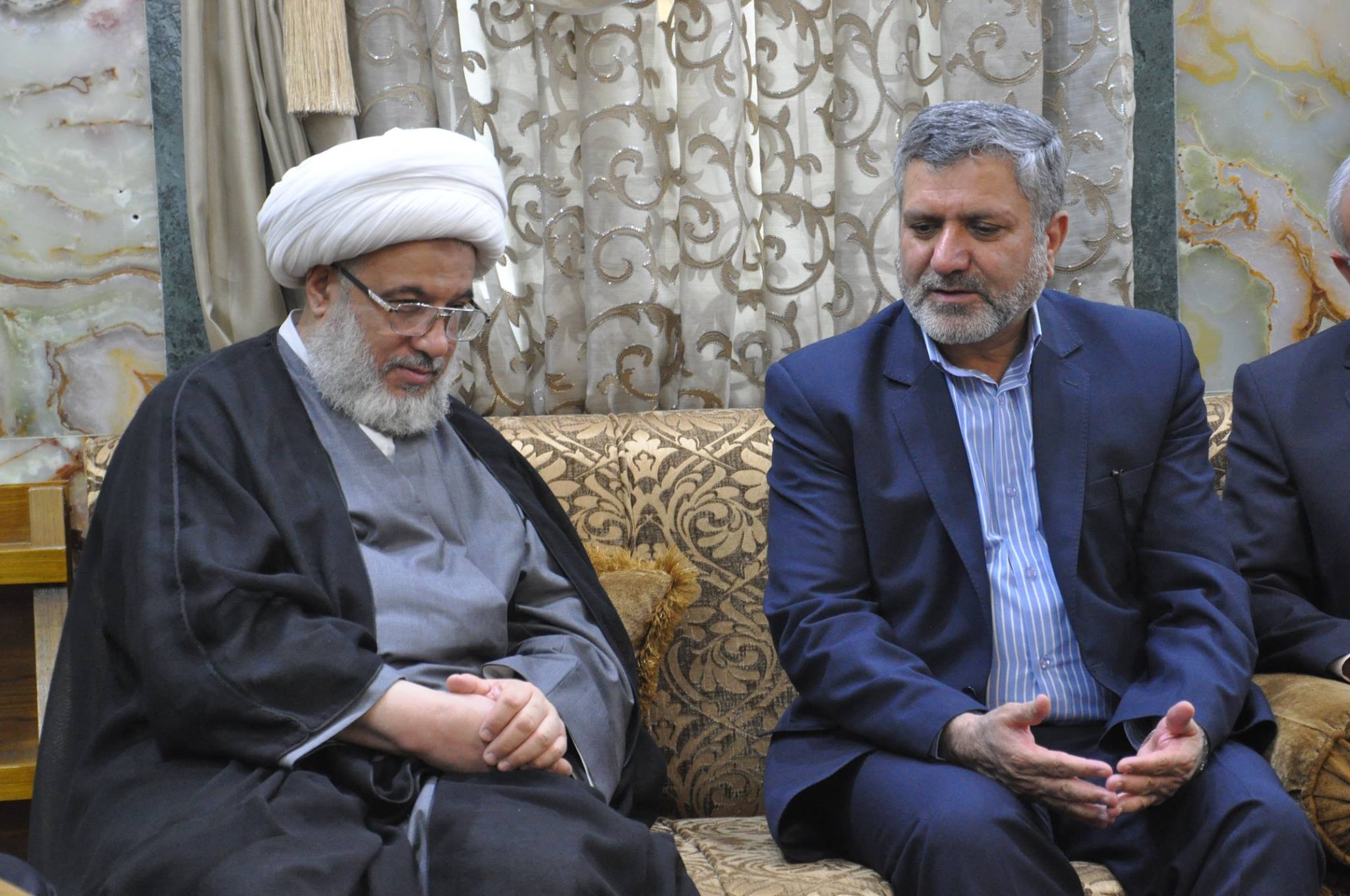 بالصور:ممثل المرجع السيستاني  يستقبل رئيس بلدية مشهد