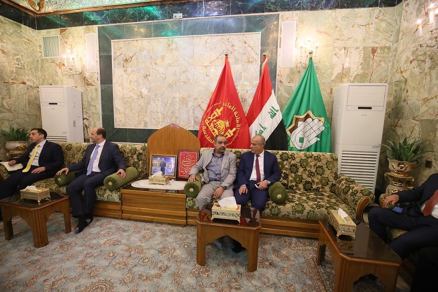 نائب السفير البريطاني في العراق يزور كربلاء ويشيد بمشاريع العتبة الحسينية ودعمها للنازحين من المحافظات الغربية