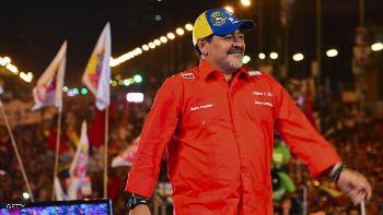 مارادونا يزور قبر صديقه الفنزويلي هوغو تشافيز