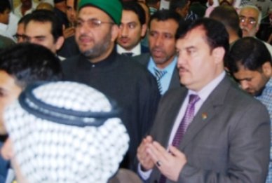 وزير أفغاني يزور مرقد الإمام الحسين (ع) ويشجب بشدة الانتهاكات التي لحقت بقدسية المكان ابان حكم البعث