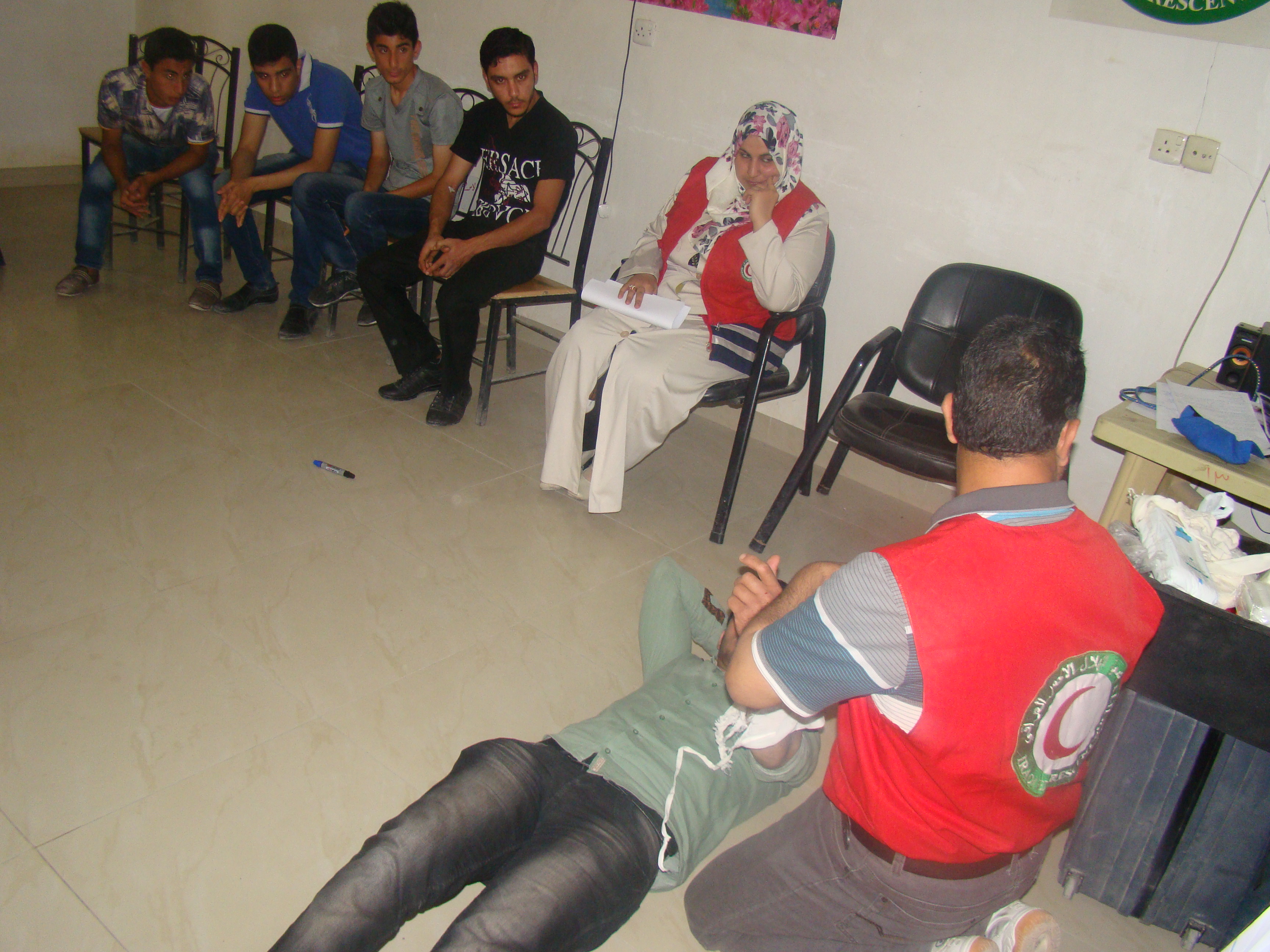 كربلاء :جمعية الهلال الاحمر العراقي تقيم ورشة للاسعافات الاولية