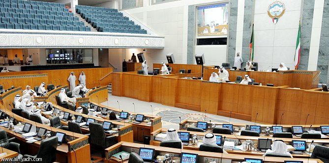 الكويت ترفع أسعار الكهرباء والماء على المقيمين باستثناء مواطنينها
