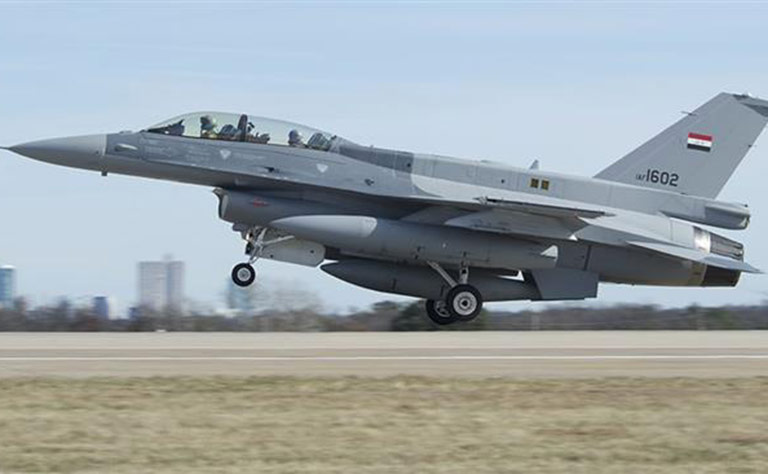 قائد القوات الجوية العراقية: طائراتنا لا تستخدم قنابل ثقيلة في قصف الموصل