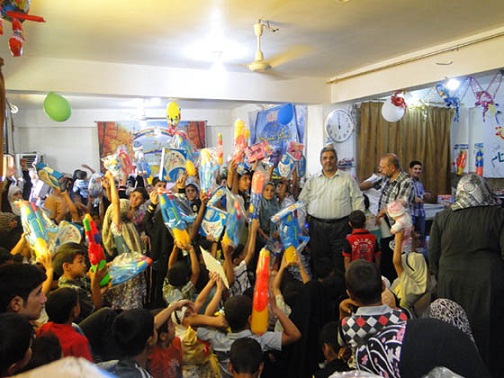 مؤسسة سيد الشهداء تواصل تقديم المساعدات الانسانية للأيتام  لتشمل 1577 في كربلاء والمحافظات.