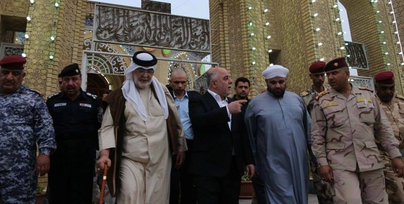 العبادي يتجول في الاعظمية والكاظمية بعد تطويق فتنة طائفية قام بها مندسون فجر الخميس