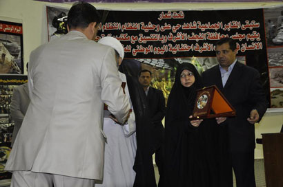 النجف  تطالب مجلس النواب بصياغة قوانين تجرم من يشكك أو يسفه جريمة المقابر الجماعية