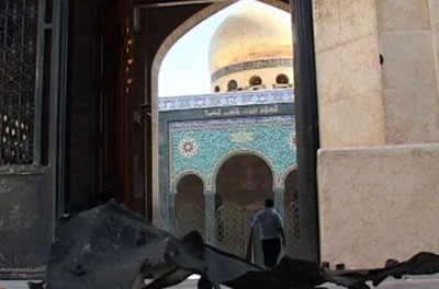 تقرير مصور عن الاضرار التي لحقت بالعتبة الزينبية المطهرة نتيجة تفجير ارهابي بقرب المرقد الشريف