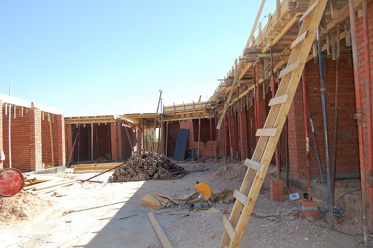 بالصور:مساطحة لإنشاء سوق شعبي في كربلاء