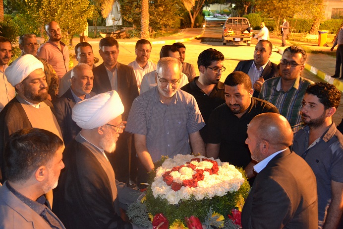 العتبة الحسينية المقدسة تهدي باقات ورد مزدانة بالأمنيات والثناء لفضائية كربلاء بمناسبة الذكرى الثامنة على تأسيسها