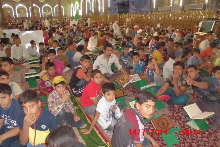 بالصور: 2000 طالب  يتلقون دروس فقهية وقرآنية في الصحن الحسيني الشريف