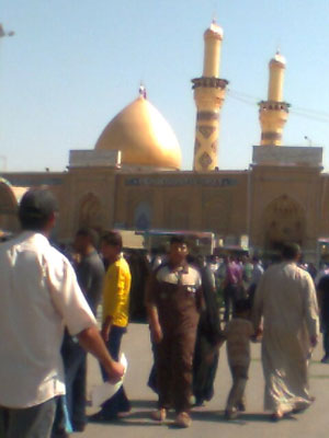 نصب شاشات عرض الكترونية لدرجات الحرارة والرطوبة في منطقة بين الحرمين وسط كربلاء