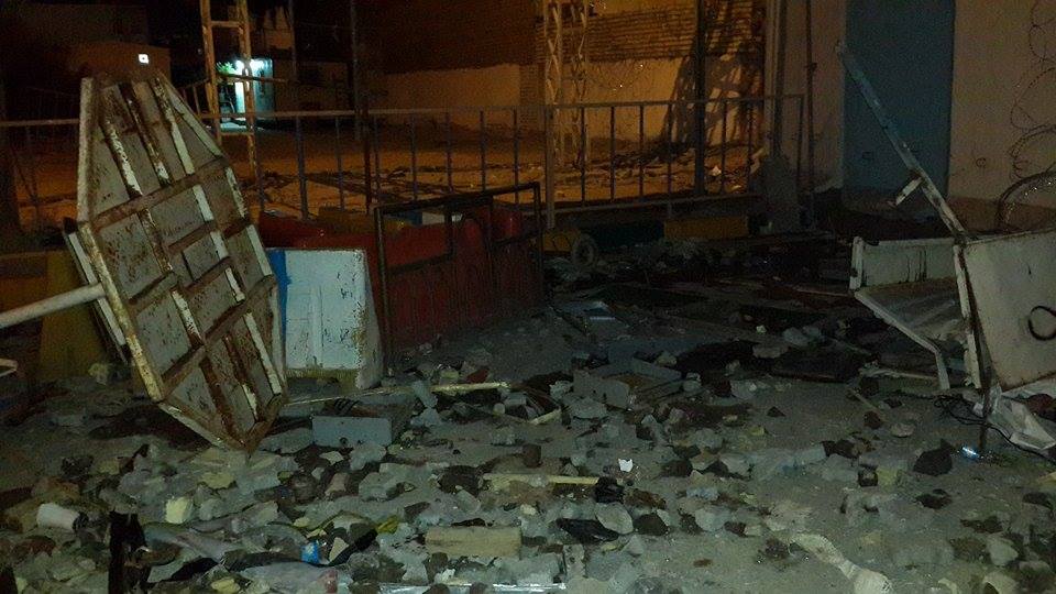 بالصور :الخراب الذي لحق بالممتلكات العامة نتيجة اعمال تخريبية من مندسين بتظاهرة كربلاء