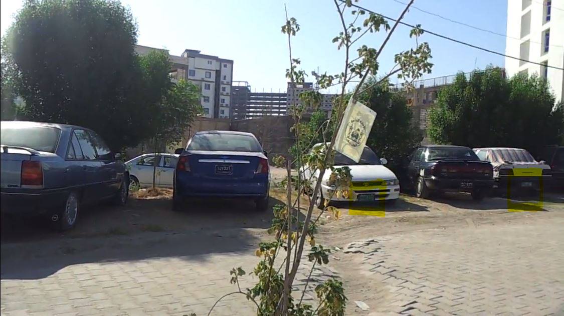 بالفيديو:سيارات النازحين ارقام "نينوى و بغداد" تقف على جانب الرصيف بشكل عشوائي  وسط كربلاء؟!!!