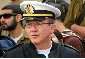 احتجاز قائد البحرية الاسرائيلية الأسبق في مطار هيثرو