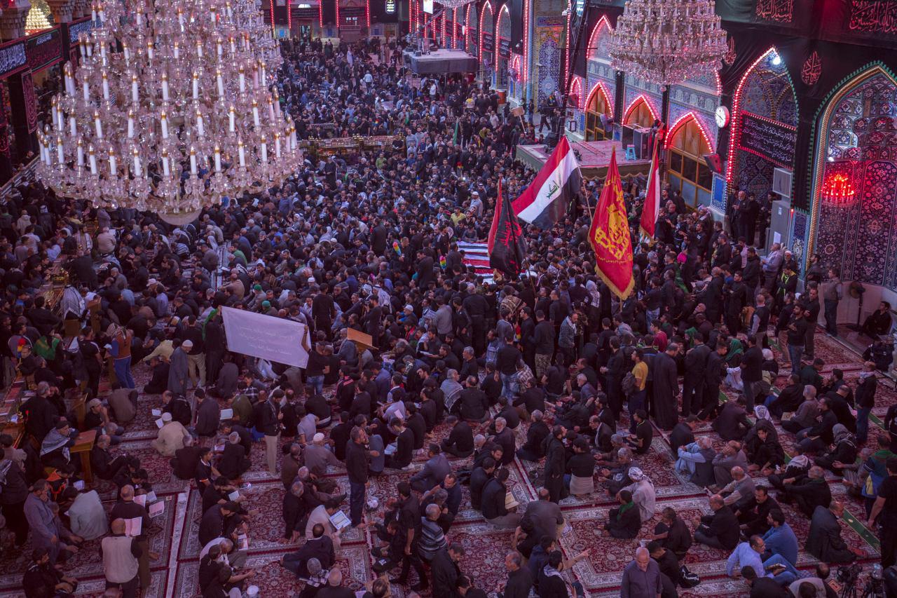 بالصور والفيديو: تشييع مهيب لشهداء عين التمر في كربلاء