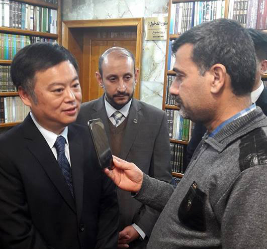 السفير الصيني بالعراق يلتقي بممثل المرجعية: المواقف الوطنية للمرجع السيستاني حافظت على استقلال العراق