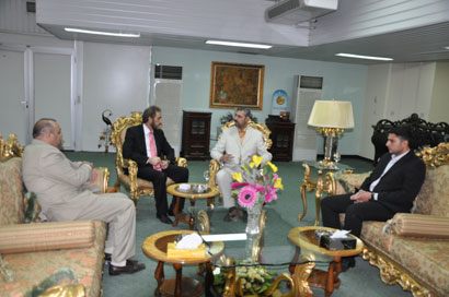 وفد من العتبة الحسينية يلتقي بوزير الثقافة سعدون الدليمي للبحث في مجالات التعاون الثقافية