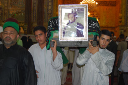 نقل جثمان الخطيب علي الفالي شقيق الخطيب محمد باقر الفالي من قم ودفنه في كربلاء (مصور)