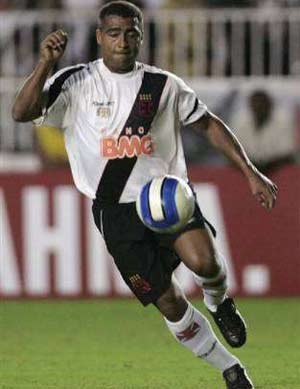 البرازيلي روماريو يعلن اعتزاله كرة القدم وعمره 42 عاما