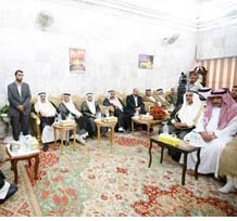 وفد من عشائر محافظة نينوى يزور مرقد الامام الحسين عليه السلام