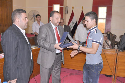 مجلس محافظة واسط يكرم البطل الدولي كرار محمد جواد