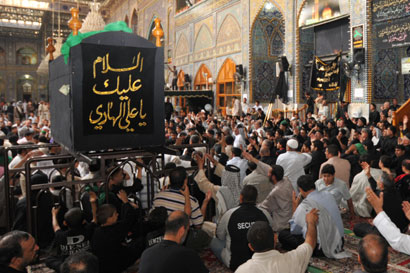 العراقيون يحييون ذكرى استشهاد الامام الهادي في سامراء ومراسيم عزاء بكربلاء