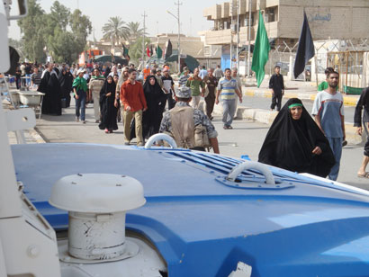 مندوب (نون) :اعداد غفيرة تصل مدينة الكاظمية وسط اجراءات امنية مشددة لحماية الزائرين(مصور)