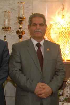 عضو القائمة العراقية في كربلاء يدعو للعمل بنظام الرواتب الموحدة واعادة النظر في هيكلية مؤسسات  الدولة