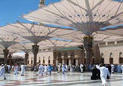 مظلات في الصحن الحيدري الشريف بكفة 9 مليون يورو