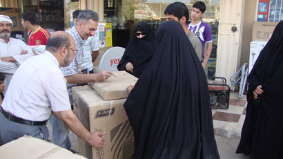 عوائل ايتام ومتعففين في كربلاء لايمتلكون حتى مرواح هوائية