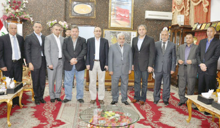 وفد من «زين العراق» برئاسة مديرها التنفيذي في كربلاء ..ومواطنون يعبرون عن استيائهم من خدمة زين