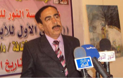 رئيس الوزراء يطمئن على صحة الشاعر العراقي الكبير محمد علي الخفاجي وجامعة اهل البيت تتكفل بعلاجه خارج العراق