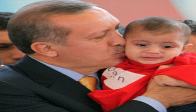 أردوغان يسجل شهادة ميلاد طفلة سورية فقدت والديها باسمه