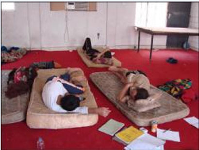 النزاهة: الأقسام الداخلية في بغداد.. زخم كبير وطلبة يفترشون الأرض