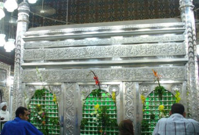 الحكومة المصرية توافق على قانون لإنشاء هيئة لخدمة أهل البيت