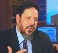 محامي مصري يدعو لمحاسبة الشيخ يوسف القرضاوي بسبب التحريض على القتال في العراق