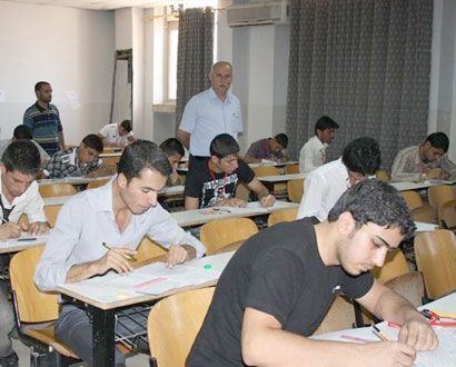 كربلاء :مع انتهاء الامتحانات الوزارية صعوبة أسئلة بعض المواد تسبب إحباطا لطلبة السادس الإعدادي